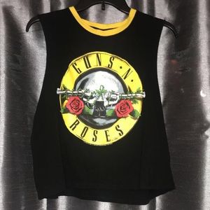 Guns and 🌹 tank/crop top from forever 21